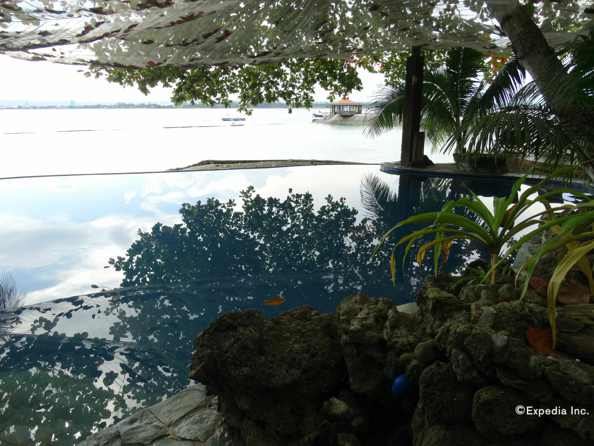 Chema's By The Sea Resort