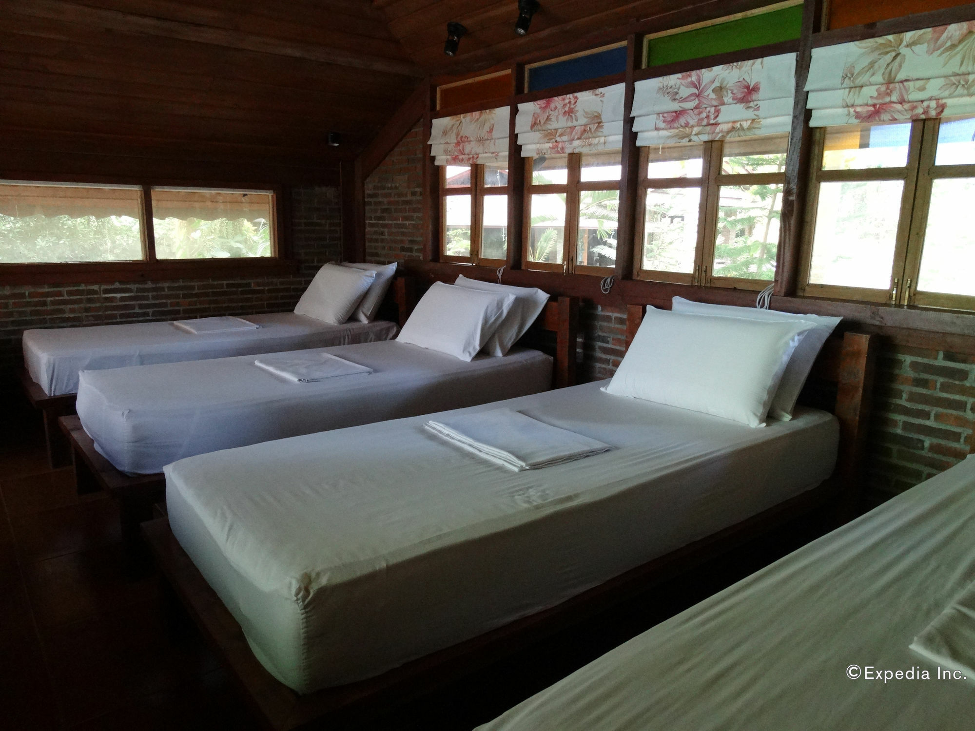 Chema's By The Sea 2* Samal
